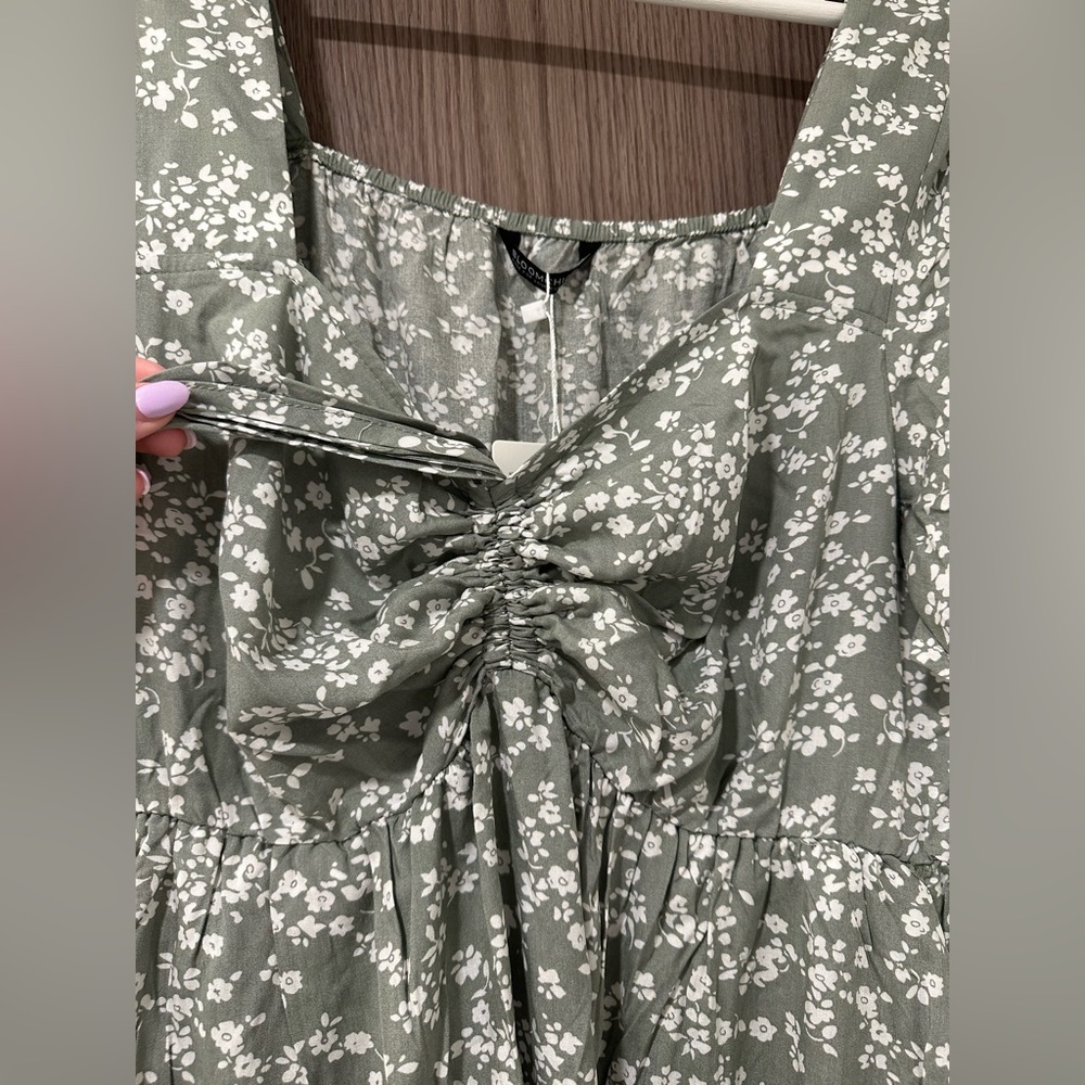 NWT - BloomChic - Floral Drawstring Dress - Sage - Size 1X (14-16) - Picture 4 of 7
